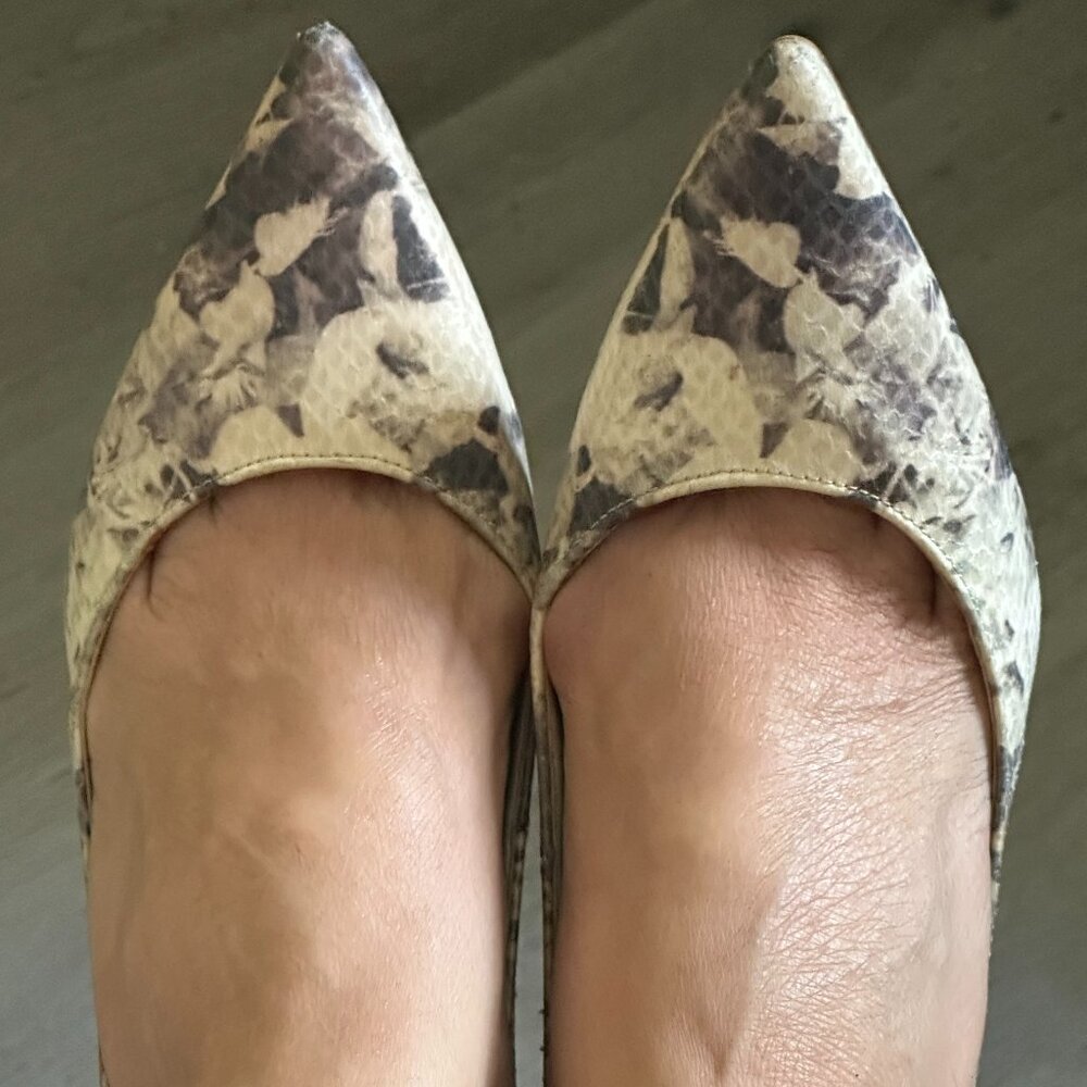 Sz 5.5M Nine West faux snake skin 2.5in heels